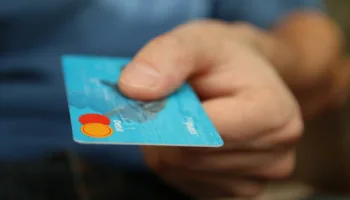 mag ik het salaris van mijn werknemer overmaken op een andere bankrekening