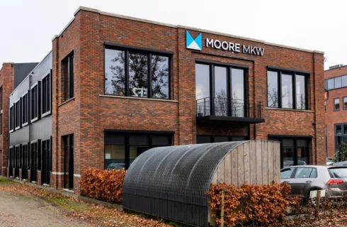 Veenendaal Moore MKW 13